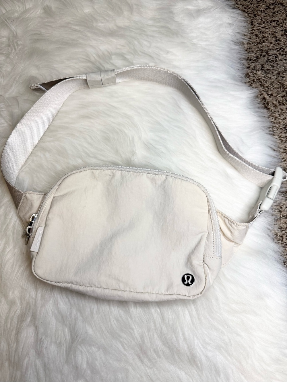Lululemon Everywhere Belt Bag 2L
